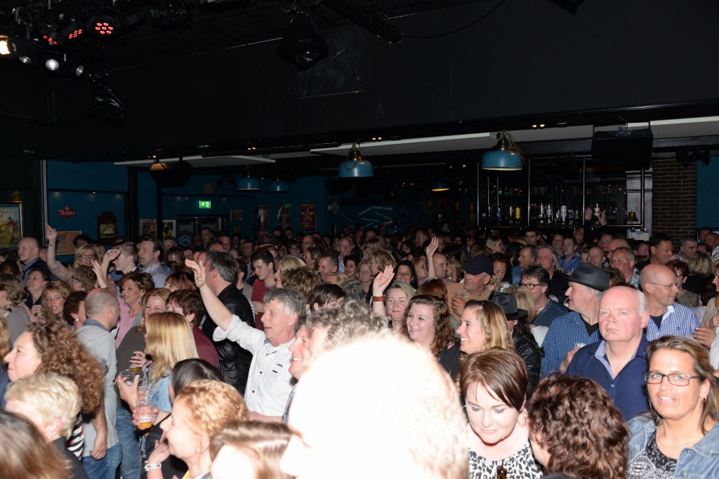../Images/Heel Noordwijkerhout zingt Hazes 091.jpg